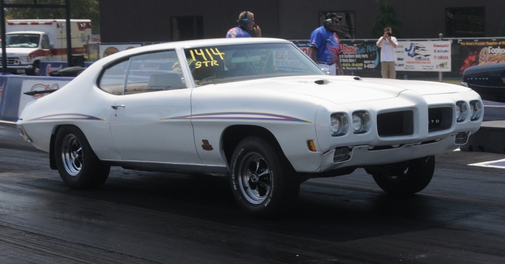 Wally Beckers 1970 Pontiac GTO Judge launching at Norwalk 2013 fpe